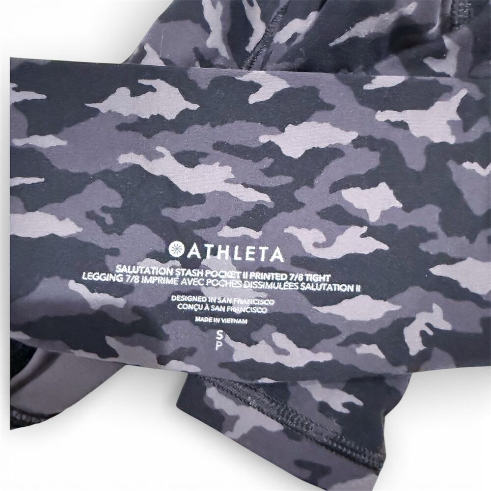 ATHLETA Salutation Stash 3/4 Capri Tight Black Gray Camo Print Small EUC - Picture 5 of 6